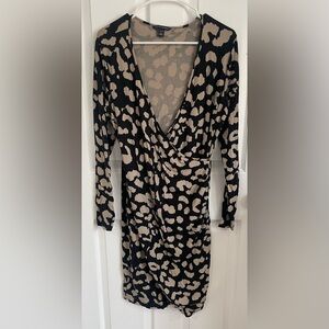 Tan and black print Banana Republic stretchy dress. Size large!
